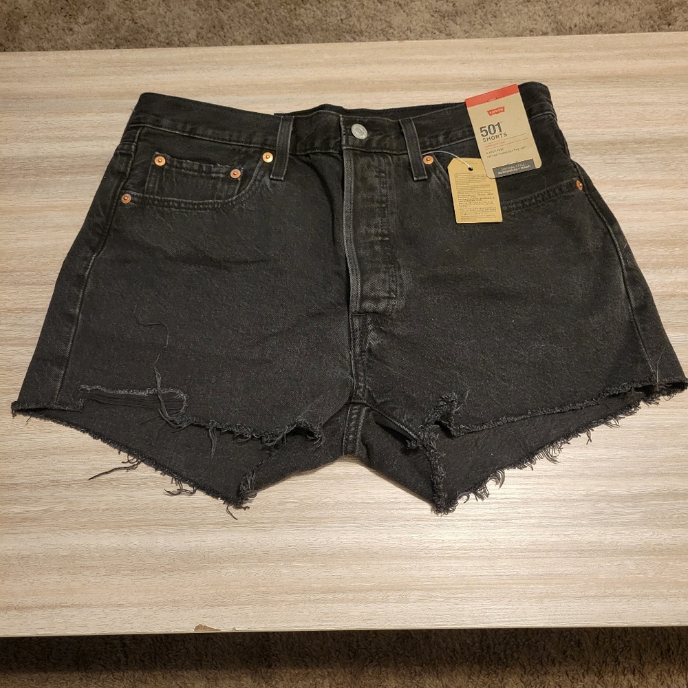 Levi’s NWT 501 jean shorts women’s Size 31 button fly Black Denim